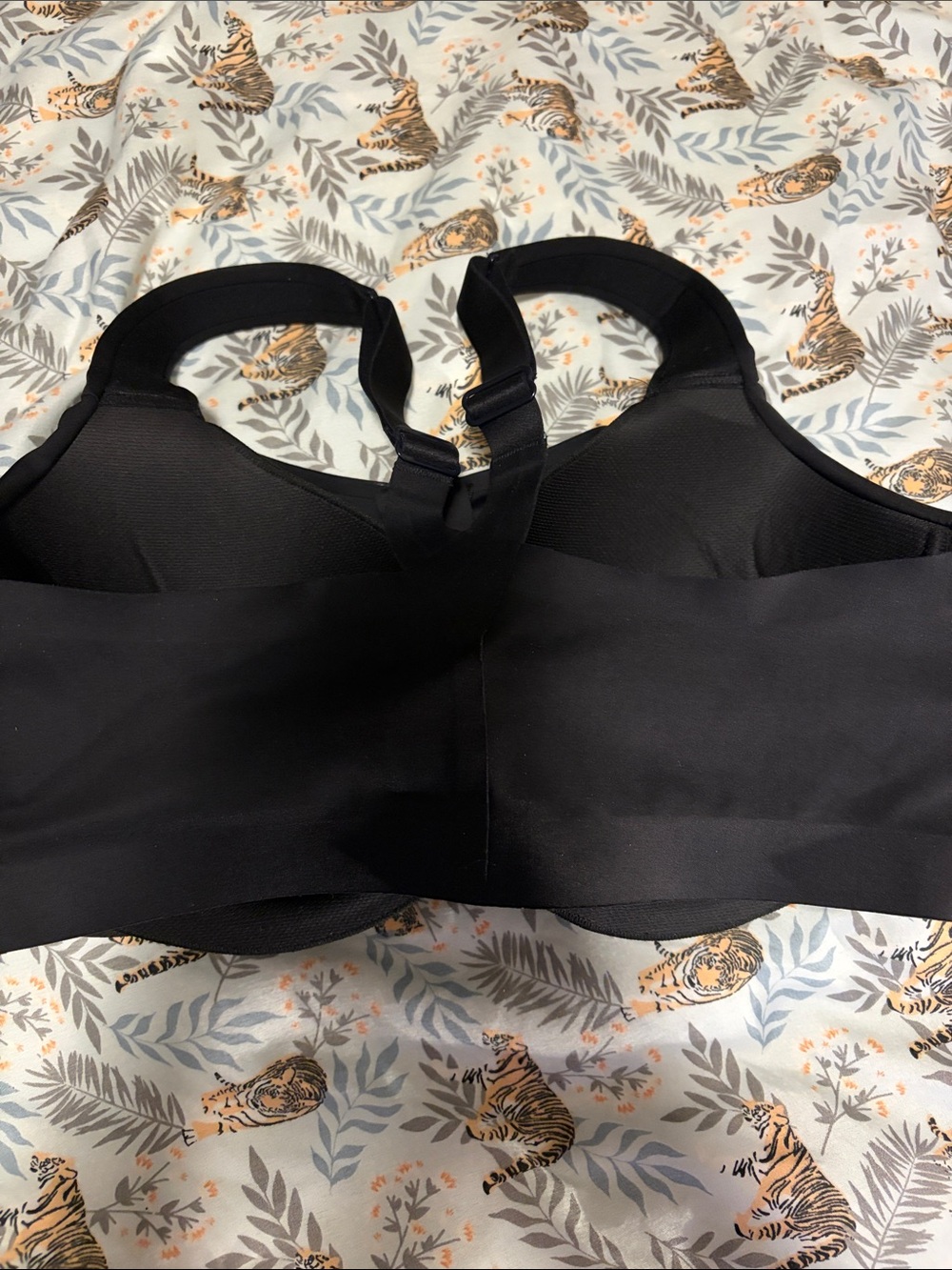 Victoria's Secret Front-Zip Black High-Support Sports Bra - 34DDD - Picture 4 of 5